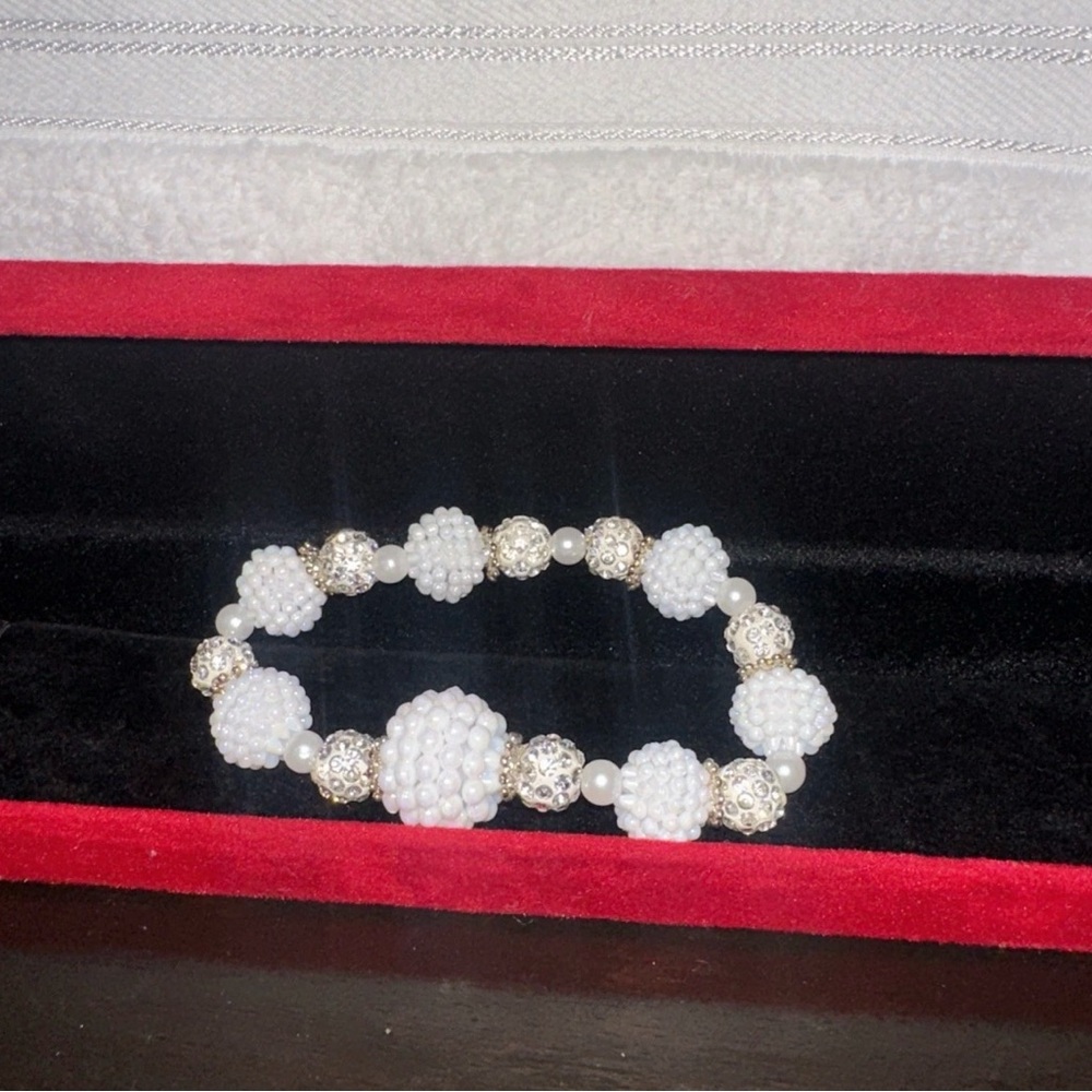 White Pearl Beaded Stretch Bracelet with Gold-Tone Accents